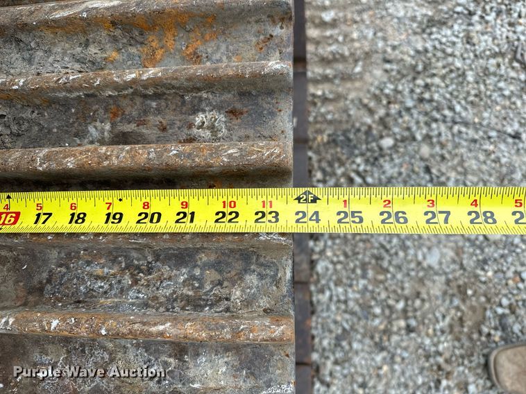 image for item DP3262 1999 John Deere 120  excavator