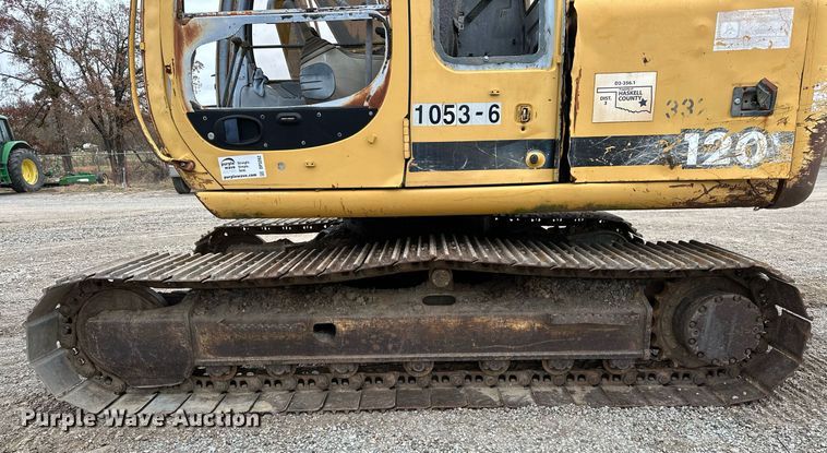 image for item DP3262 1999 John Deere 120  excavator