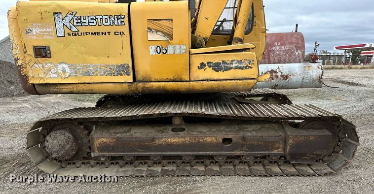 image for item DP3262 1999 John Deere 120  excavator