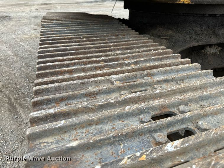 image for item DP3262 1999 John Deere 120  excavator