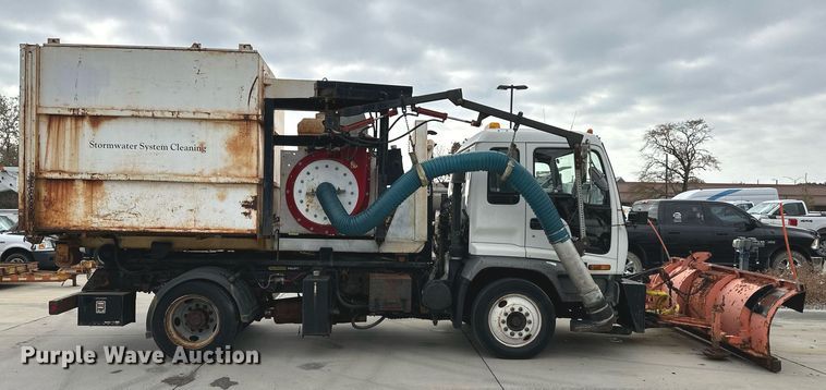 image for item DP4391 2004 GMC T7500  hook lift truck