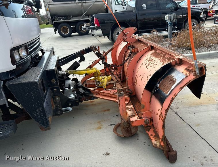 image for item DP4391 2004 GMC T7500  hook lift truck