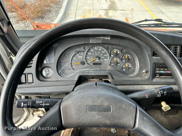 image for item DP4391 2004 GMC T7500  hook lift truck