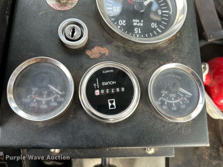 image for item DP4391 2004 GMC T7500  hook lift truck