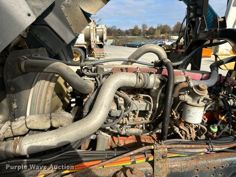 image for item DP4391 2004 GMC T7500  hook lift truck