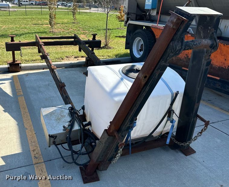 image for item DP4391 2004 GMC T7500  hook lift truck