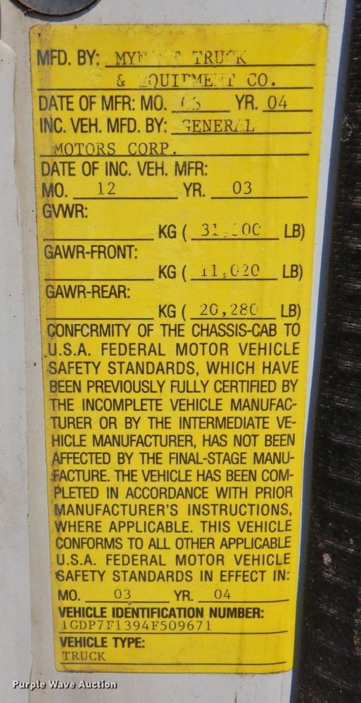 image for item DP4391 2004 GMC T7500  hook lift truck