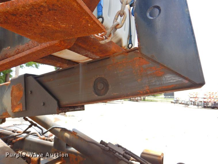 image for item DP4391 2004 GMC T7500  hook lift truck