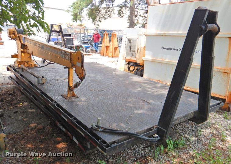 image for item DP4391 2004 GMC T7500  hook lift truck