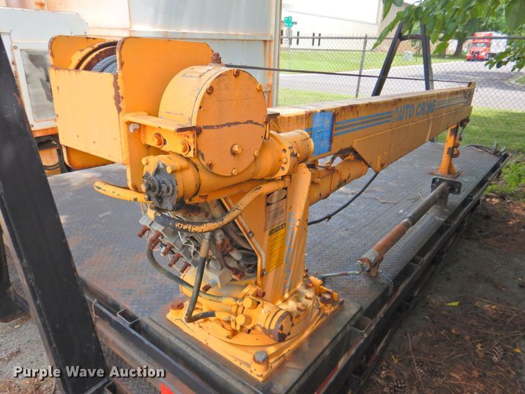 image for item DP4391 2004 GMC T7500  hook lift truck