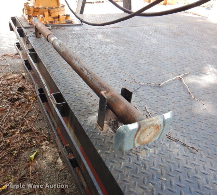 image for item DP4391 2004 GMC T7500  hook lift truck