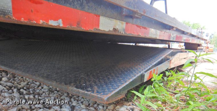 image for item DP4391 2004 GMC T7500  hook lift truck