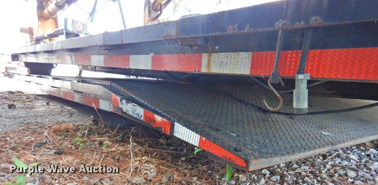 image for item DP4391 2004 GMC T7500  hook lift truck