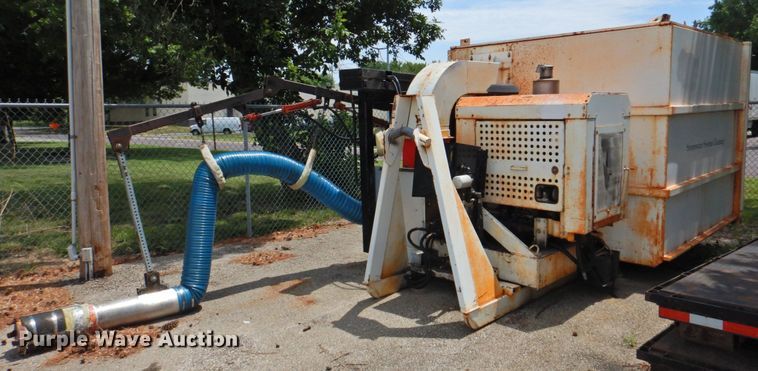 image for item DP4391 2004 GMC T7500  hook lift truck