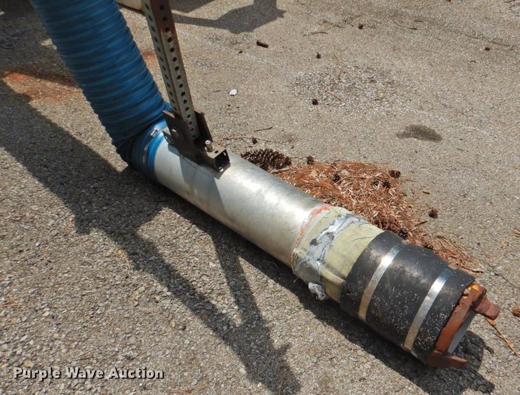 image for item DP4391 2004 GMC T7500  hook lift truck