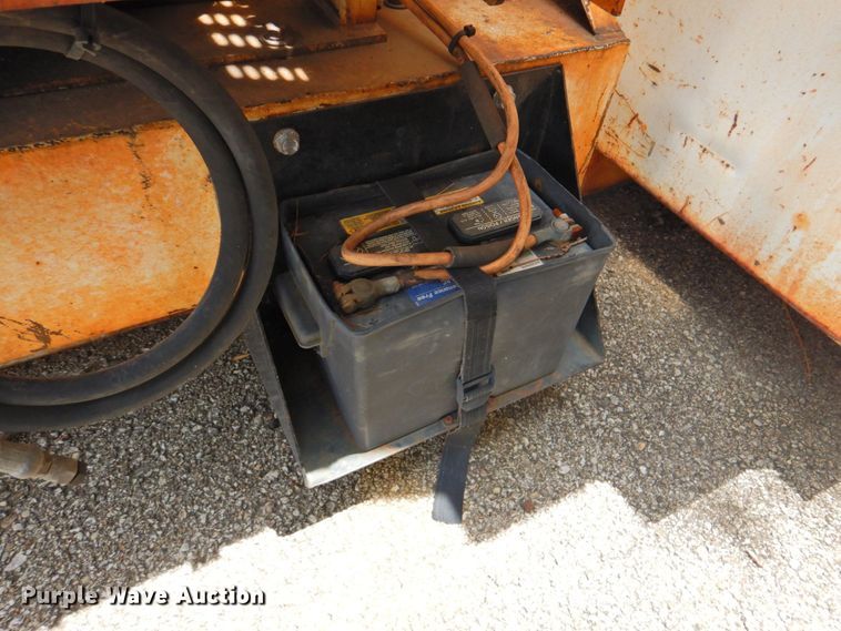 image for item DP4391 2004 GMC T7500  hook lift truck