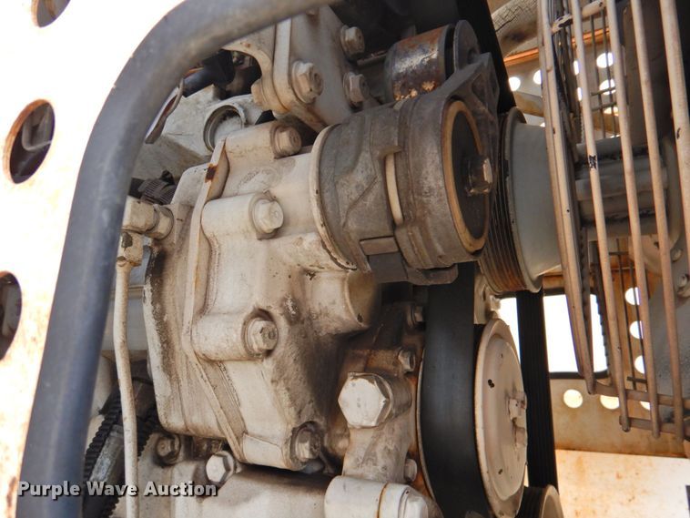 image for item DP4391 2004 GMC T7500  hook lift truck