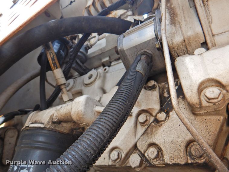 image for item DP4391 2004 GMC T7500  hook lift truck