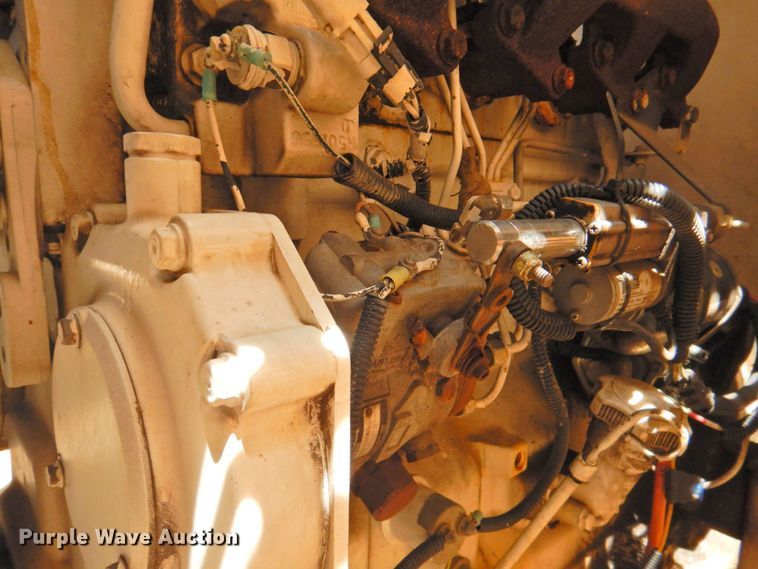 image for item DP4391 2004 GMC T7500  hook lift truck