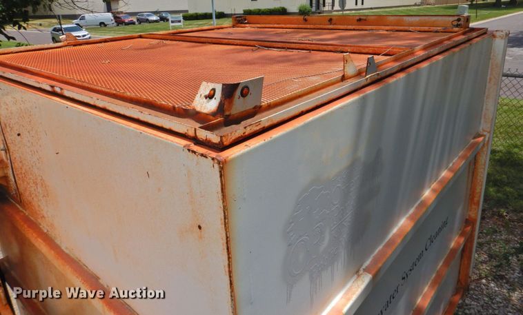 image for item DP4391 2004 GMC T7500  hook lift truck