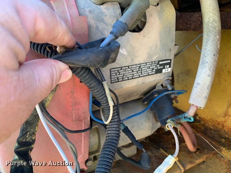 image for item DP8673 1975 Puckett T450  paver