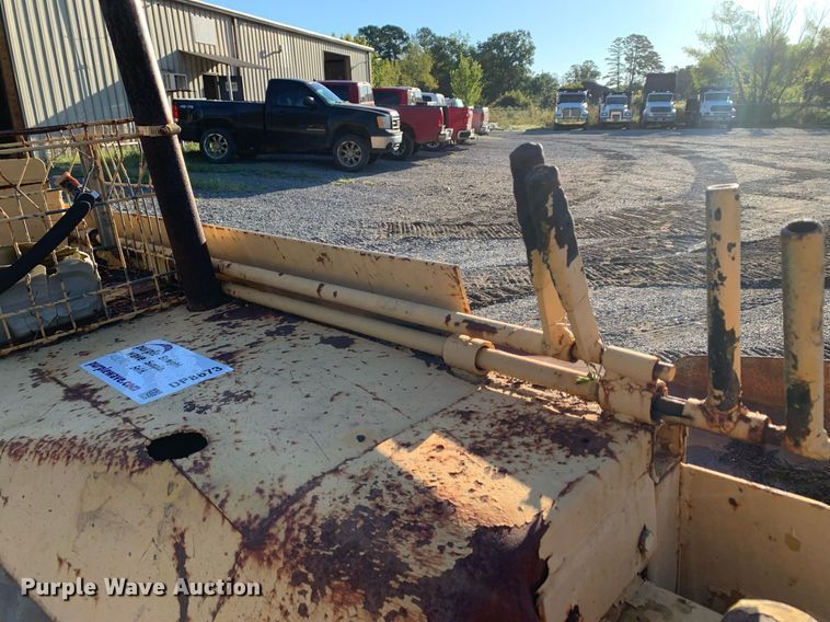 image for item DP8673 1975 Puckett T450  paver