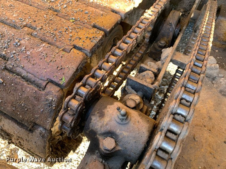 image for item DP8673 1975 Puckett T450  paver