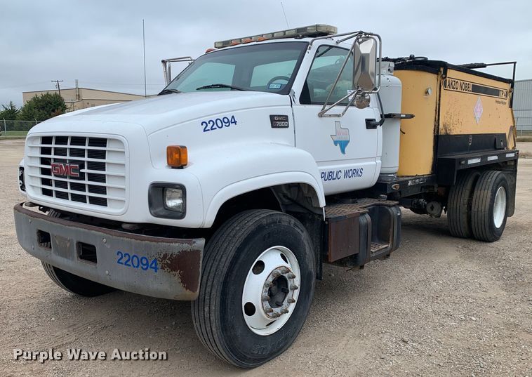 image for item DP8753 2002 GMC C7500  pothole patcher truck