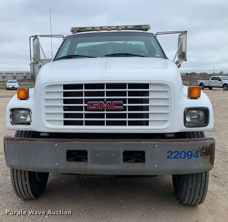 image for item DP8753 2002 GMC C7500  pothole patcher truck