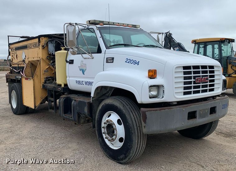image for item DP8753 2002 GMC C7500  pothole patcher truck