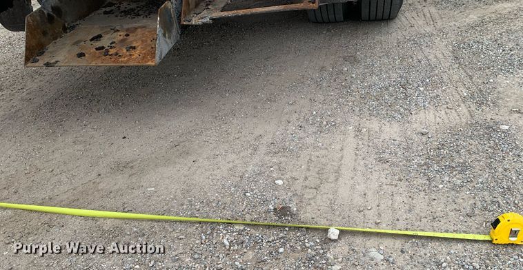 image for item DP8753 2002 GMC C7500  pothole patcher truck