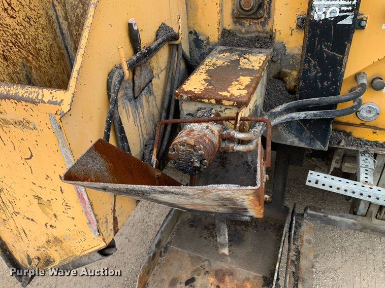 image for item DP8753 2002 GMC C7500  pothole patcher truck