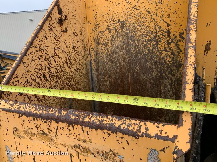 image for item DP8753 2002 GMC C7500  pothole patcher truck