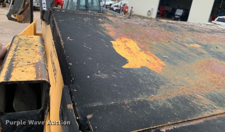 image for item DP8753 2002 GMC C7500  pothole patcher truck