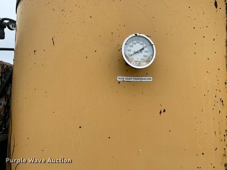 image for item DP8753 2002 GMC C7500  pothole patcher truck