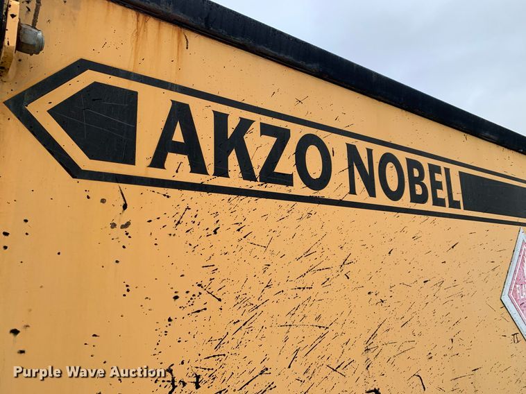 image for item DP8753 2002 GMC C7500  pothole patcher truck