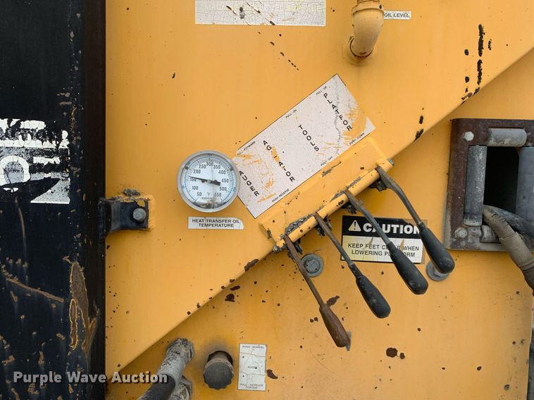 image for item DP8753 2002 GMC C7500  pothole patcher truck