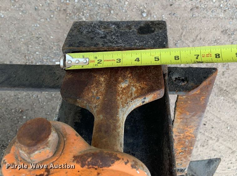 image for item DP8753 2002 GMC C7500  pothole patcher truck