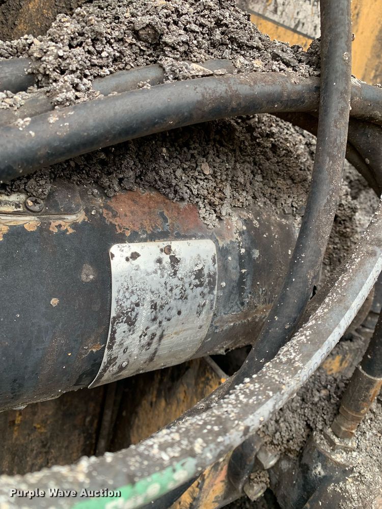 image for item DP8753 2002 GMC C7500  pothole patcher truck