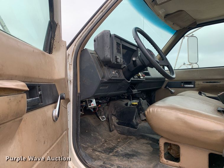 image for item DP8753 2002 GMC C7500  pothole patcher truck