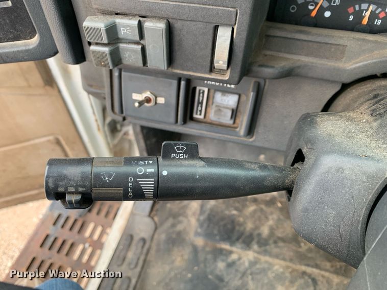 image for item DP8753 2002 GMC C7500  pothole patcher truck