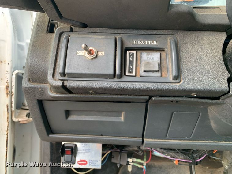 image for item DP8753 2002 GMC C7500  pothole patcher truck