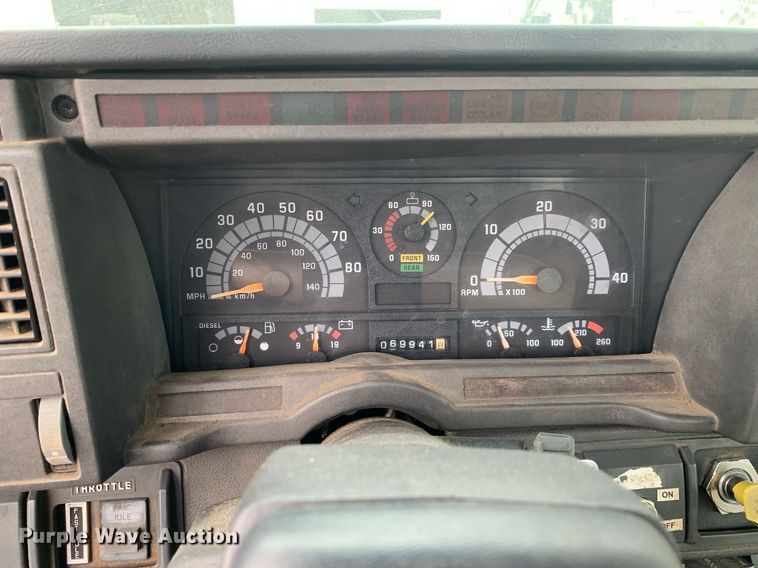 image for item DP8753 2002 GMC C7500  pothole patcher truck