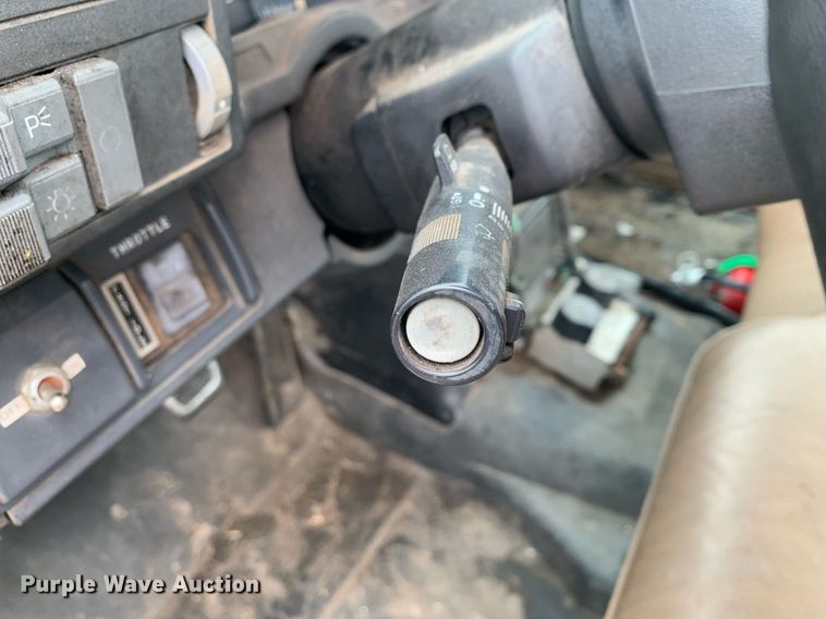 image for item DP8753 2002 GMC C7500  pothole patcher truck