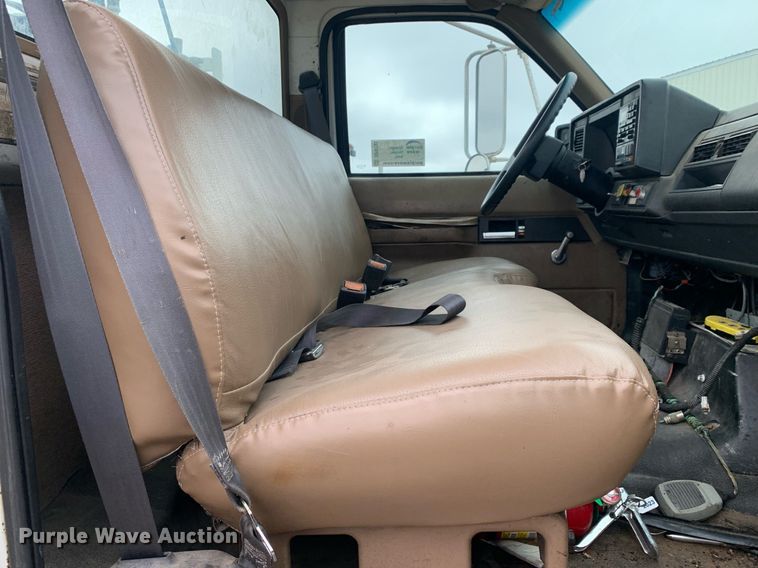 image for item DP8753 2002 GMC C7500  pothole patcher truck