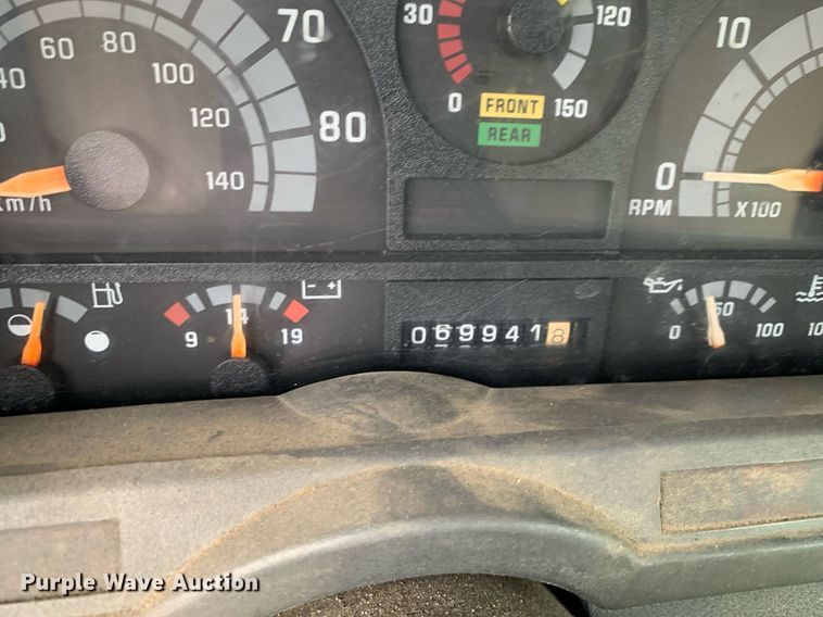 image for item DP8753 2002 GMC C7500  pothole patcher truck