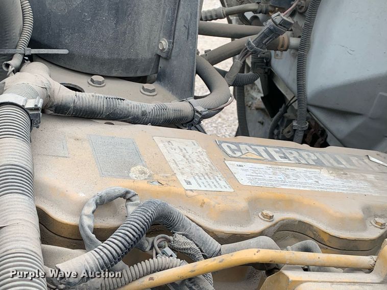 image for item DP8753 2002 GMC C7500  pothole patcher truck