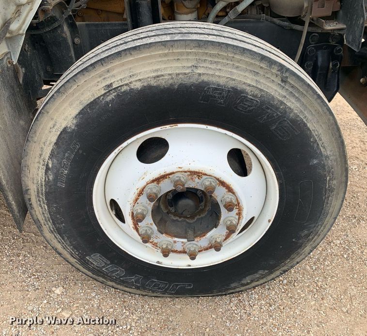 image for item DP8753 2002 GMC C7500  pothole patcher truck