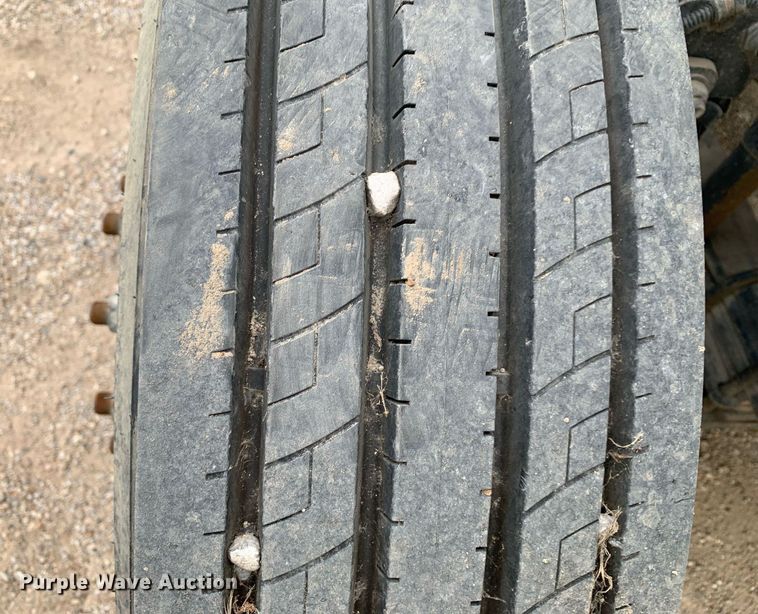 image for item DP8753 2002 GMC C7500  pothole patcher truck