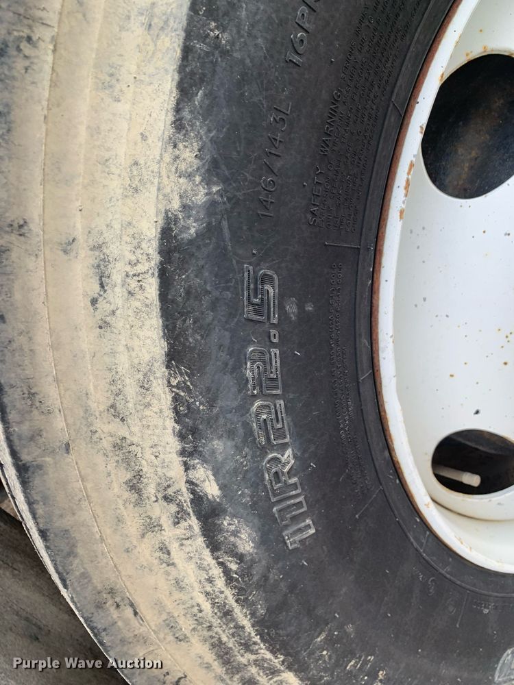 image for item DP8753 2002 GMC C7500  pothole patcher truck